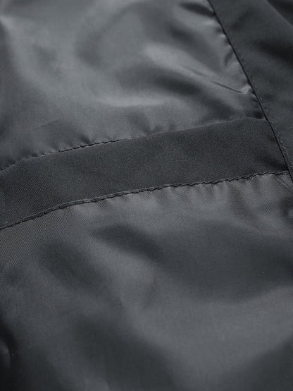 Schwarze Jacke mit Kapuze und rotem Drachen-Stickerei
