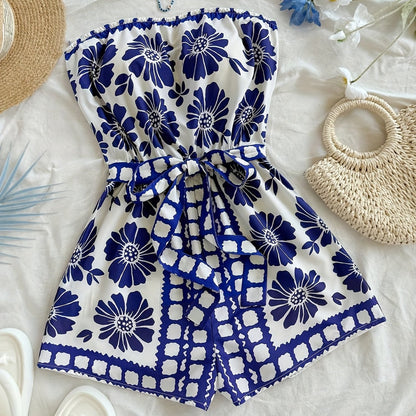 Dame bandeau-jumpsuit med blomsterprint – sommerlig heldrakt for ferie og fritid