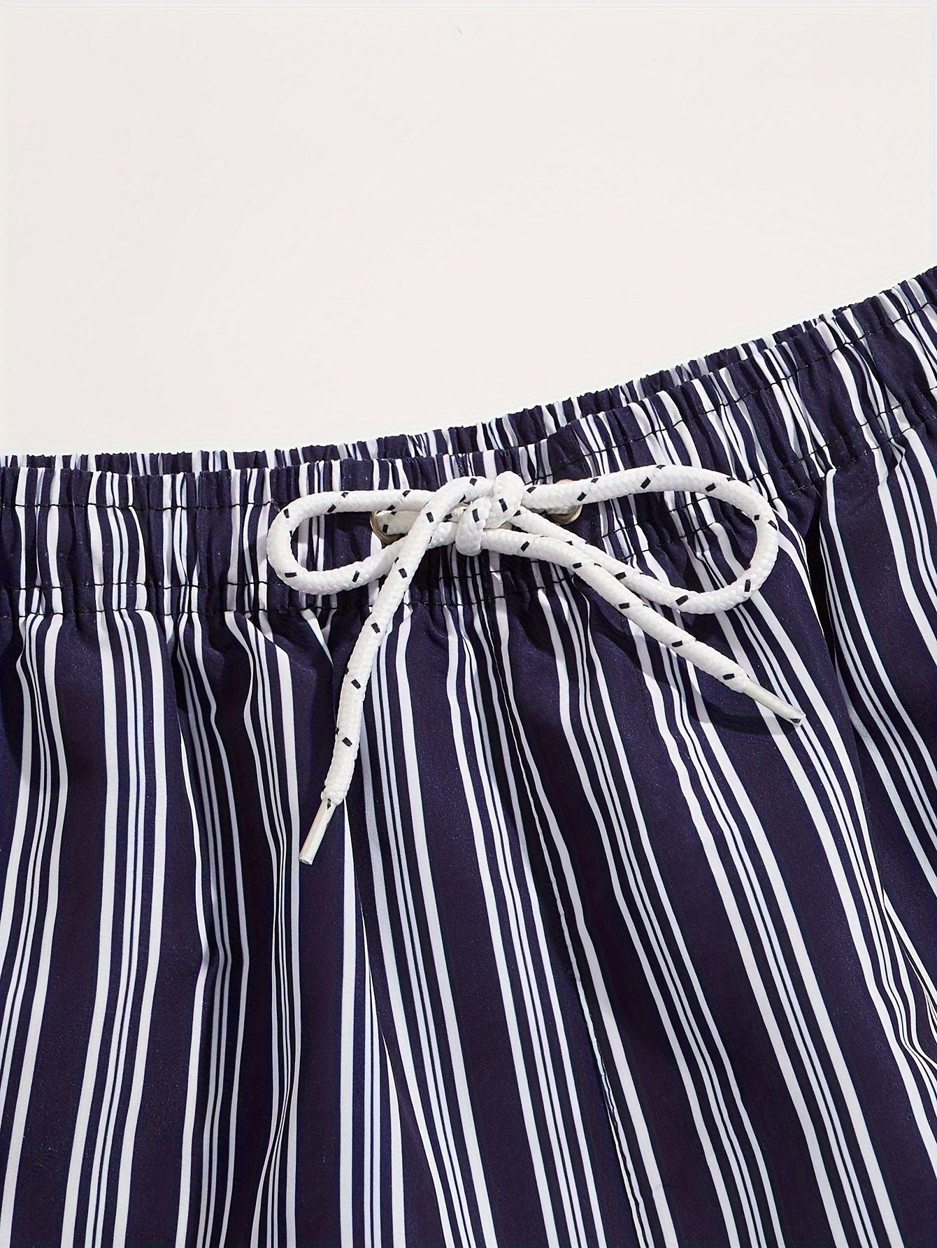 Shorts de bain homme à rayures – Coupe décontractée, style élégant pour les loisirs, parfait pour la plage et la piscine