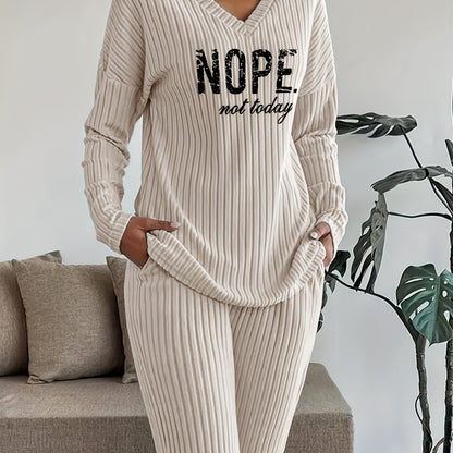 Damen Loungewear Set Gerippt mit V-Ausschnitt & Hose – "NOPE not today" Aufdruck