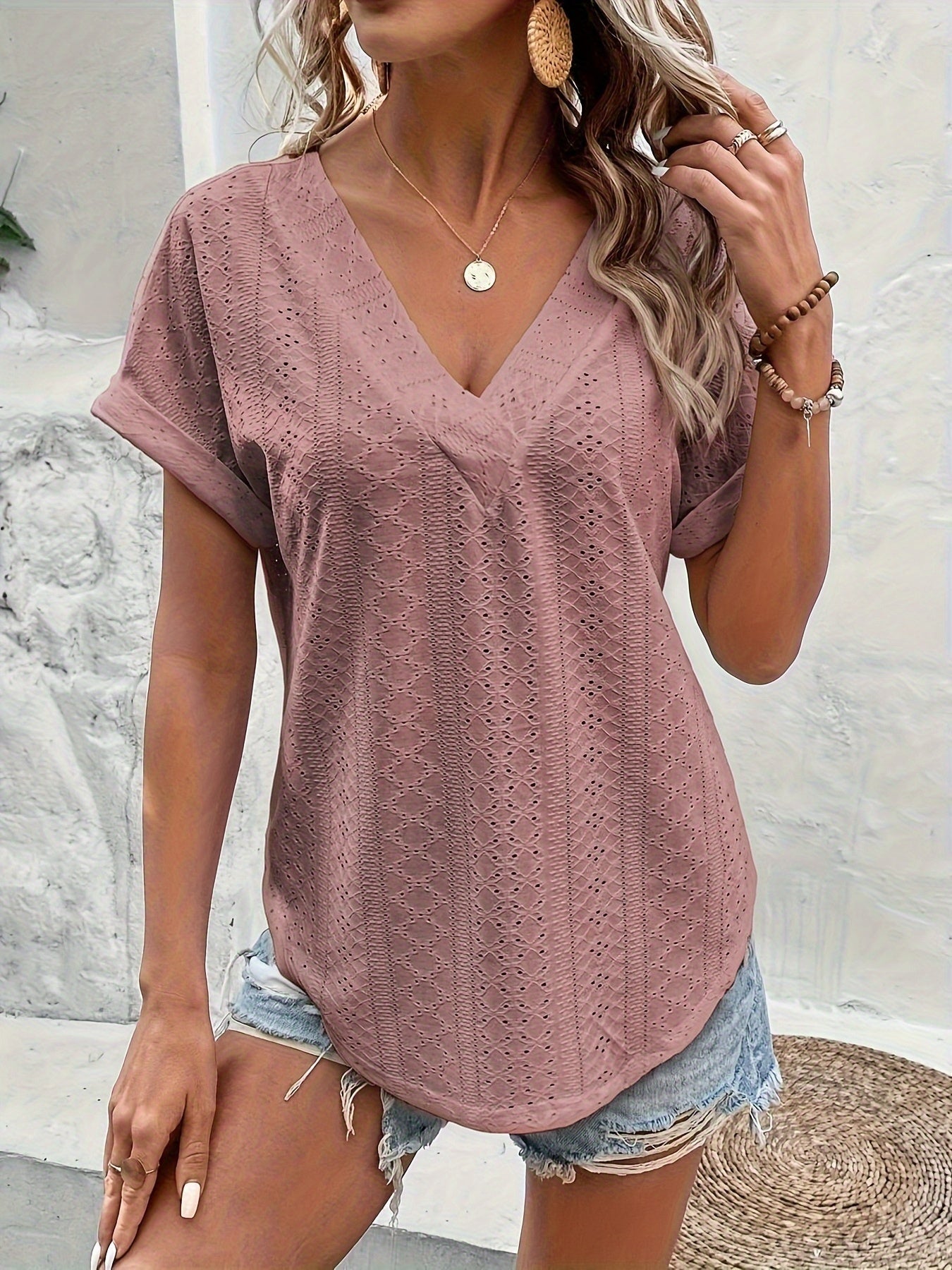 Damen Sommer Bluse mit V-Ausschnitt und Stickerei – Eleganter Freizeit-Look