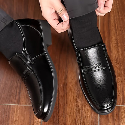 Męskie biznesowe kapcie – klasyczny vintage look na co dzień i do biura
