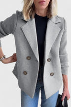 Emma | Blazer voor dames met gebreide mouwen en knopen