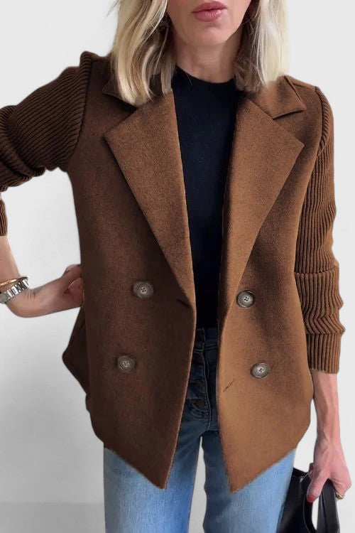Emma | Blazer voor dames met gebreide mouwen en knopen