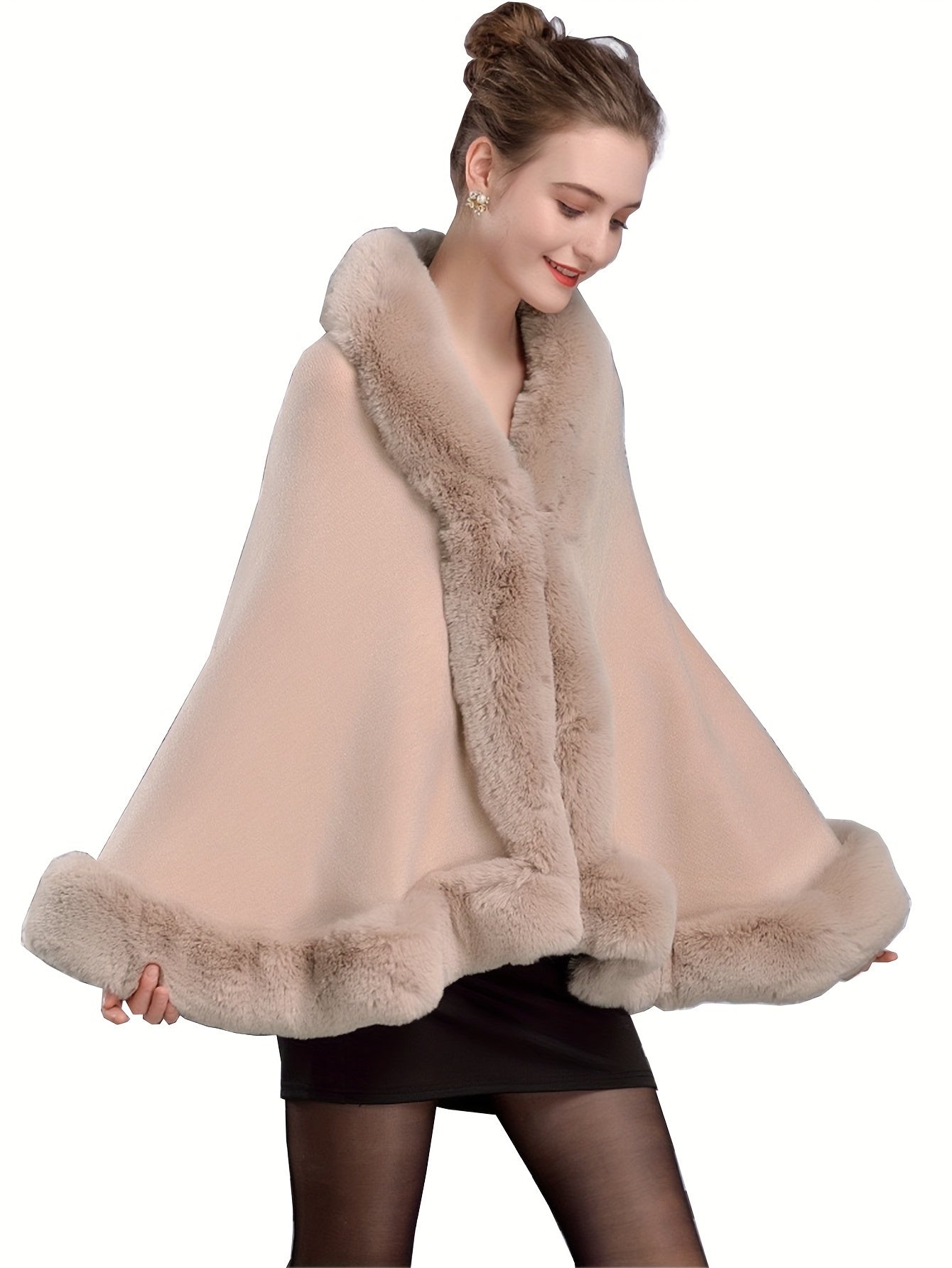 Mantella da donna con bordo in ecopelliccia: elegante poncho-stola in vari colori