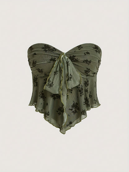 Top bandeau da donna con fiocco e orlo a fazzoletto – Look estivo elegante per tempo libero e uscire