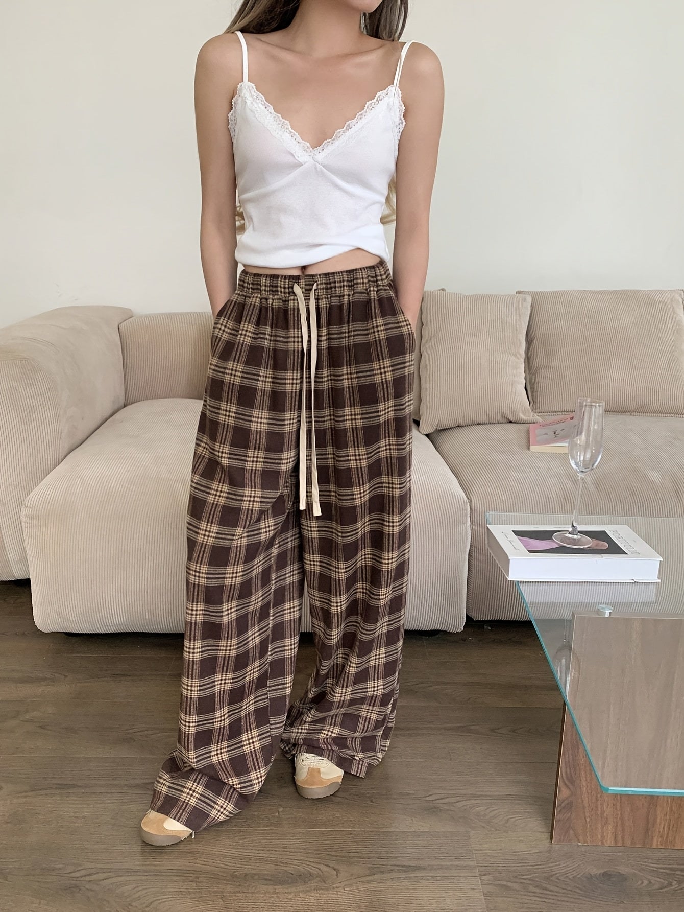 Pantaloni del pigiama da donna, marroni, a quadri, a gamba larga