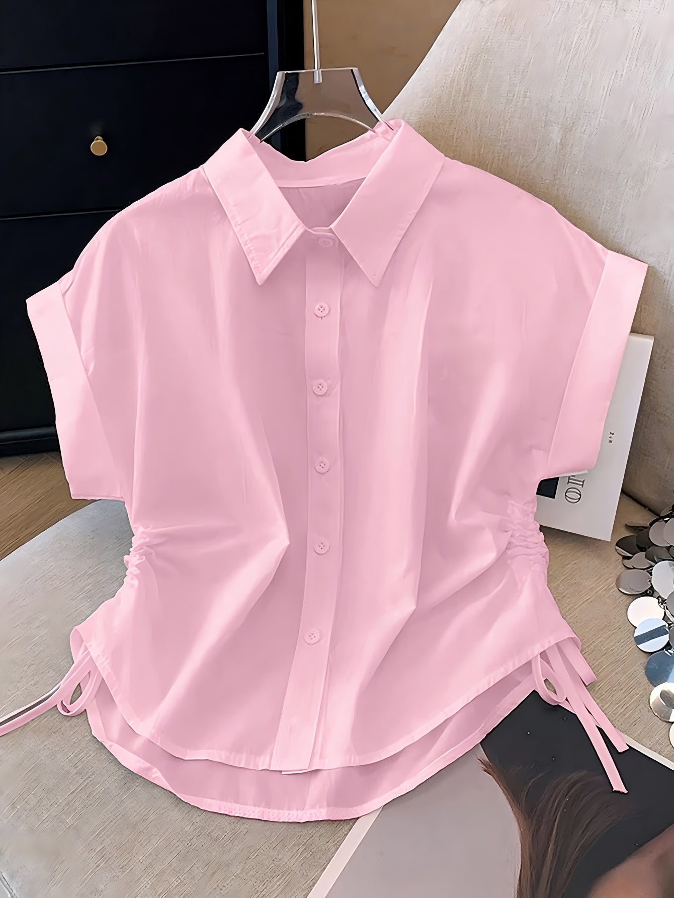 Damen Kurzarm Hemdbluse mit Kordelzug und modernem Schnitt – Business & Freizeit