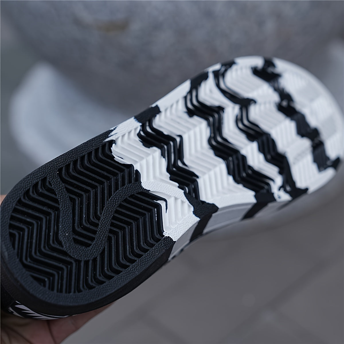 Męskie sneakersy z geometrycznym wzorem do streetwearu i na co dzień