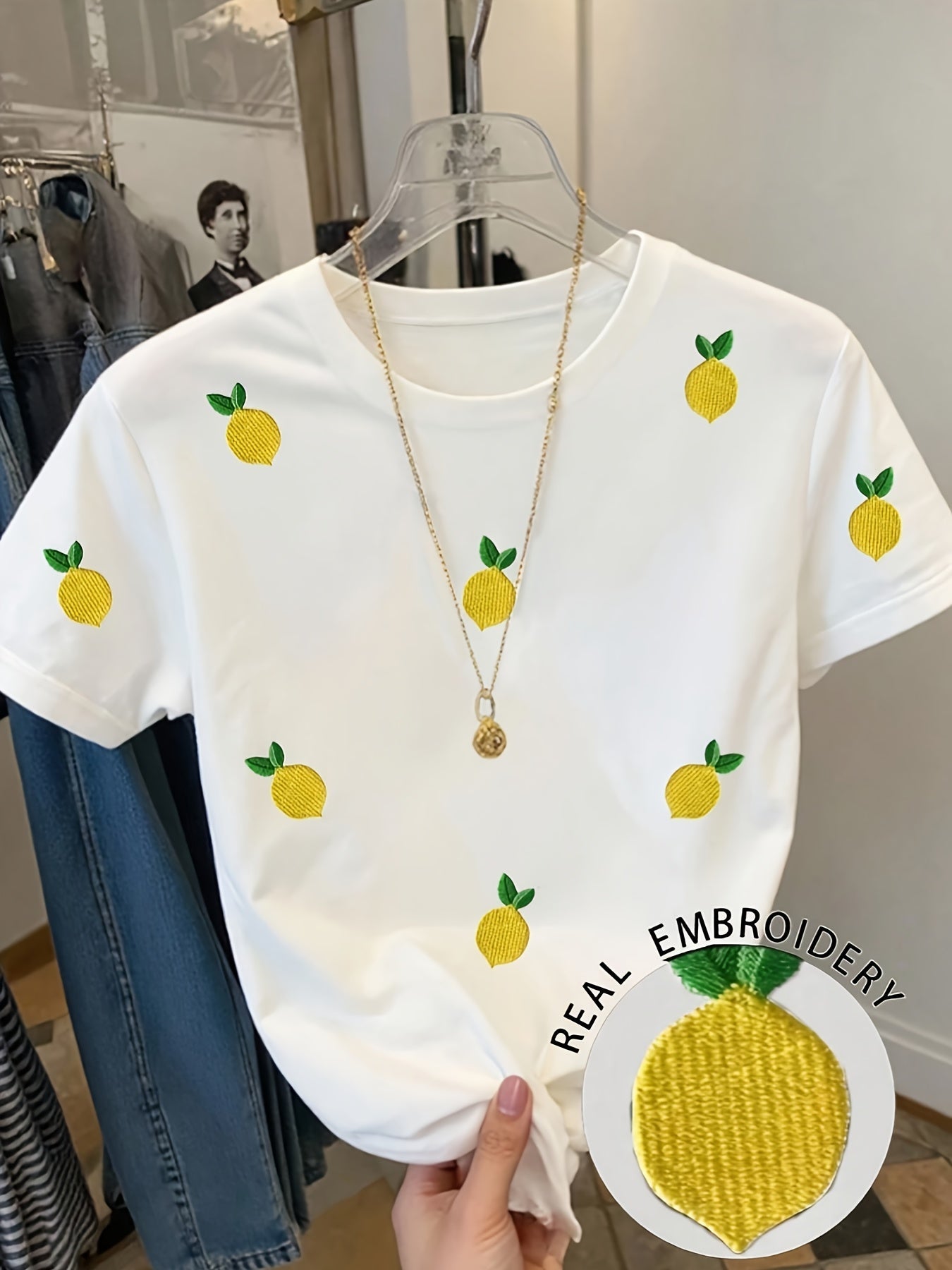 T-shirt femme avec broderie de citrons et imprimé moderne – Style décontracté, idéal pour le quotidien
