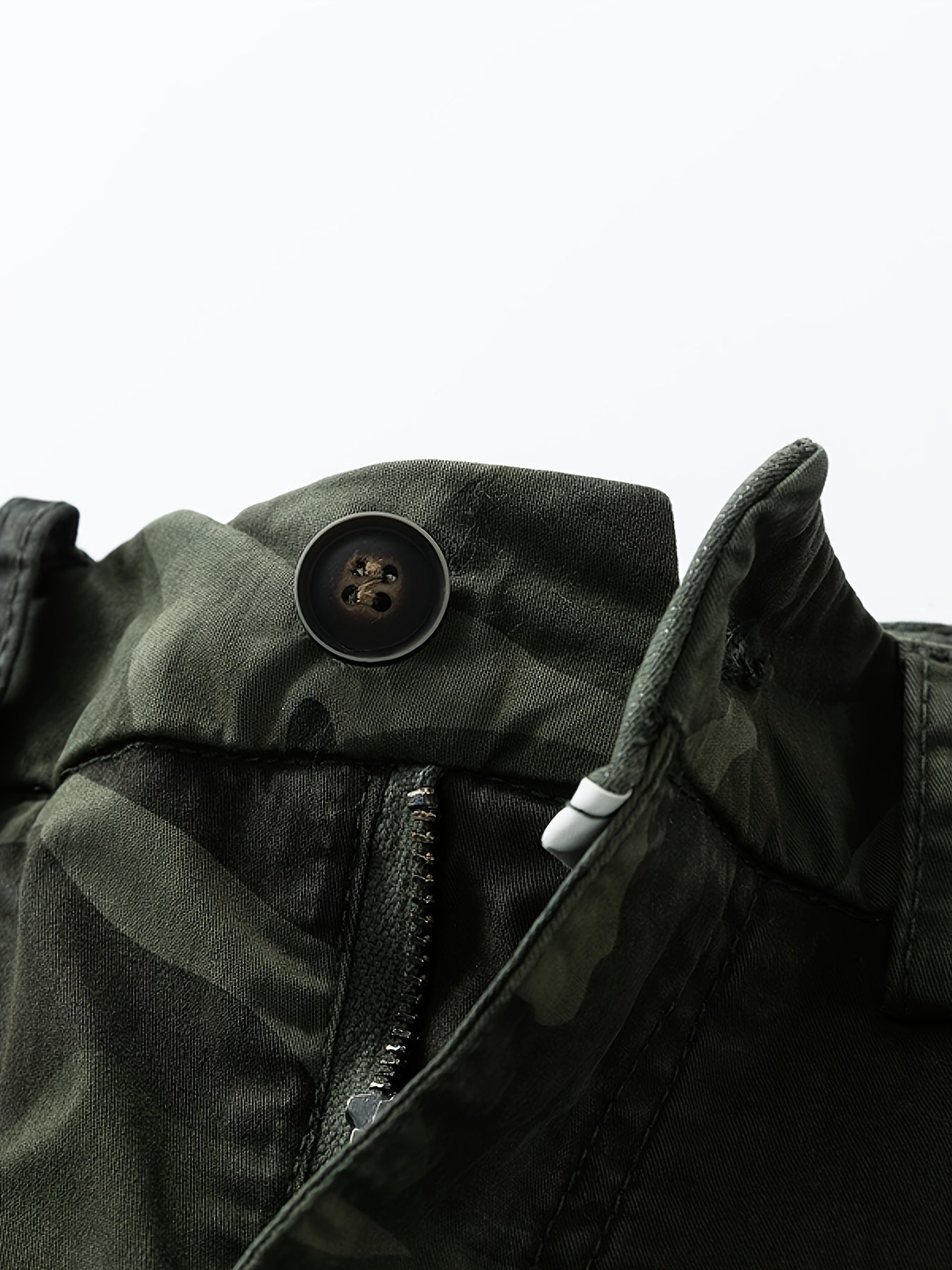 Pantaloncini Cargo Uomo Design Camouflage – Bermuda Outdoor e Tempo Libero con Tasche