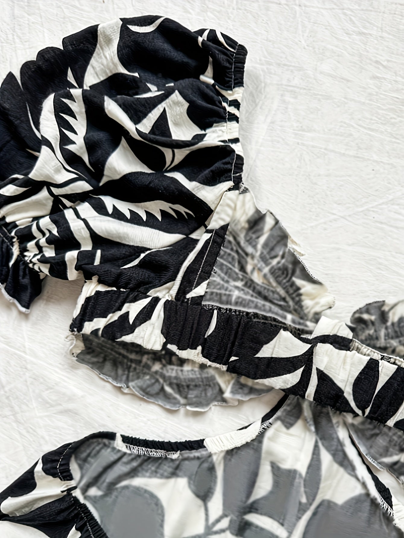 Mono de verano para mujer con mangas abullonadas y estampado tropical – Perfecto para la playa y las vacaciones