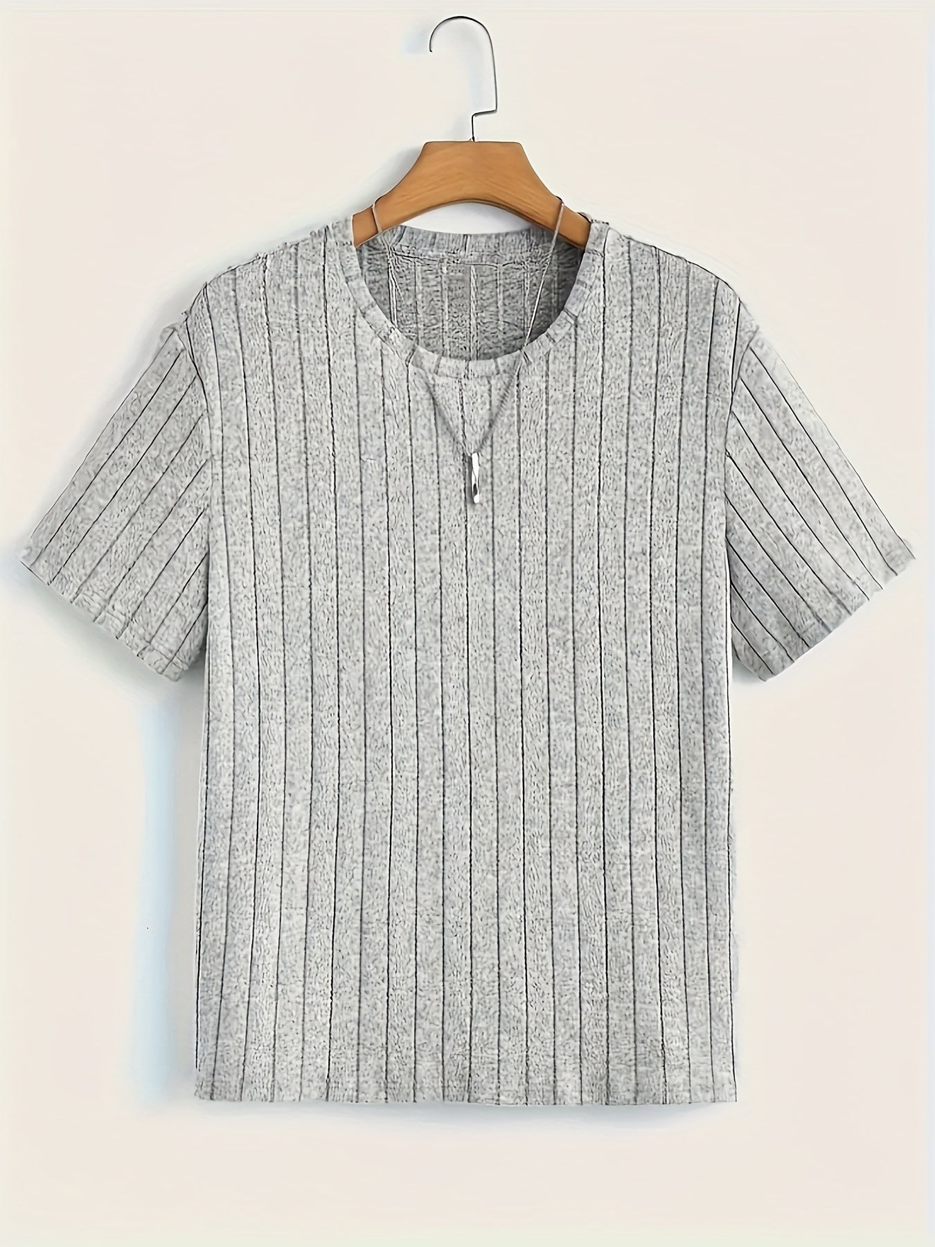 Herre T-shirt med lodret ribmønster – Moderne kortærmet shirt til hverdag og fritid