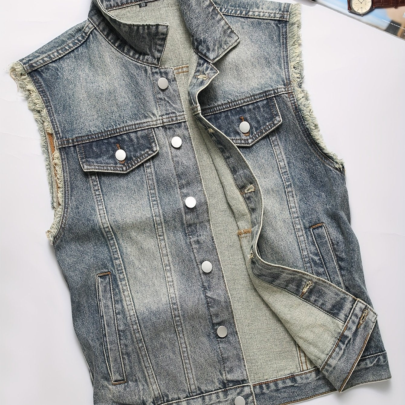 Gilet di jeans da uomo blu senza maniche effetto distressed