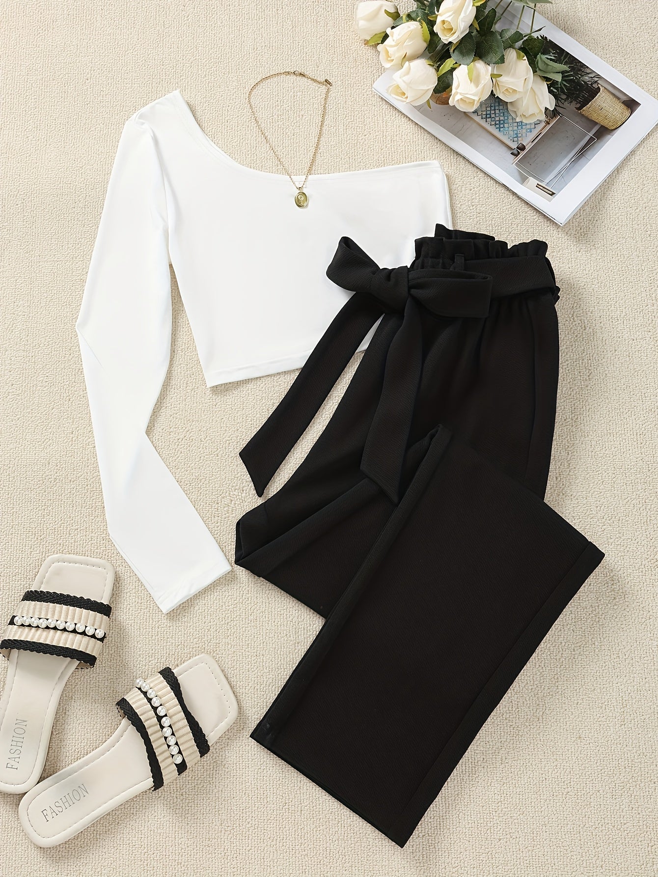 Blouse élégante femme à épaules dénudées & pantalon en tissu taille haute – Parfait pour le bureau et le quotidien