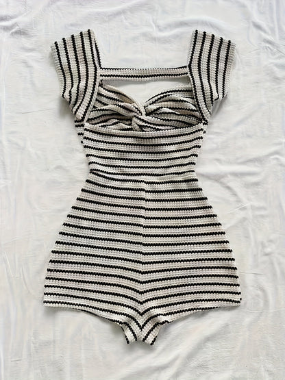 Mono de punto para mujer con patrón de rayas y frente retorcido – Elegante prenda de verano para tiempo libre y vacaciones