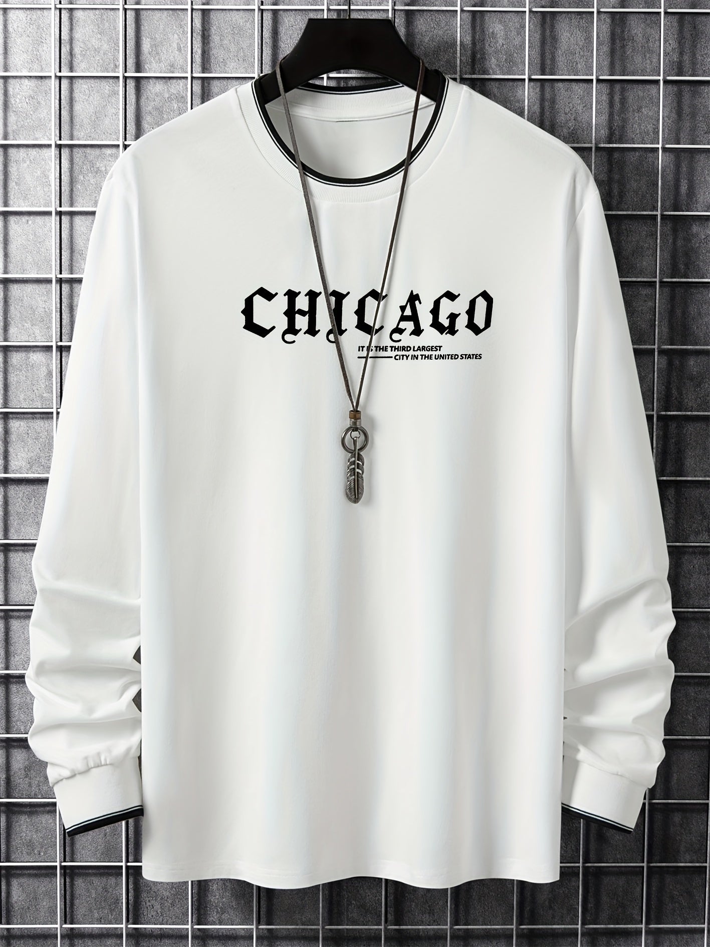 Herren Langarmshirt mit Chicago-Schriftzug und Rippbündchen, Rundhalsausschnitt