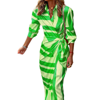 Jacqueline – Robe rayée avec laçage et design élégant