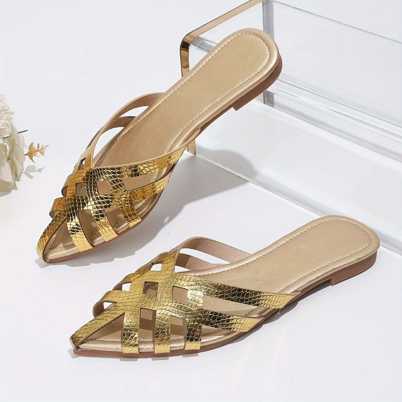 Damen Flat Mules mit spitzer Zehenpartie und geflochtenem Caged-Design – Elegante Slip-On Schuhe für Alltag und Abend