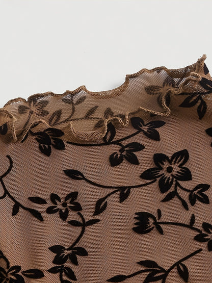 Dame Croptopp i mesh med blomsterprint og ståkrage – Elegant sommerstil