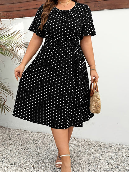 Dame fritidskjole med prikker, taljeret, elegant sommerlook