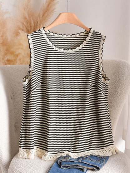 Dame strikket topp i boho-stil med striper og frynser, ermeløs – Perfekt for vår og sommer