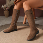 Halcyon | Kniehoge laarzen voor dames met goudkleurige knoopdetails