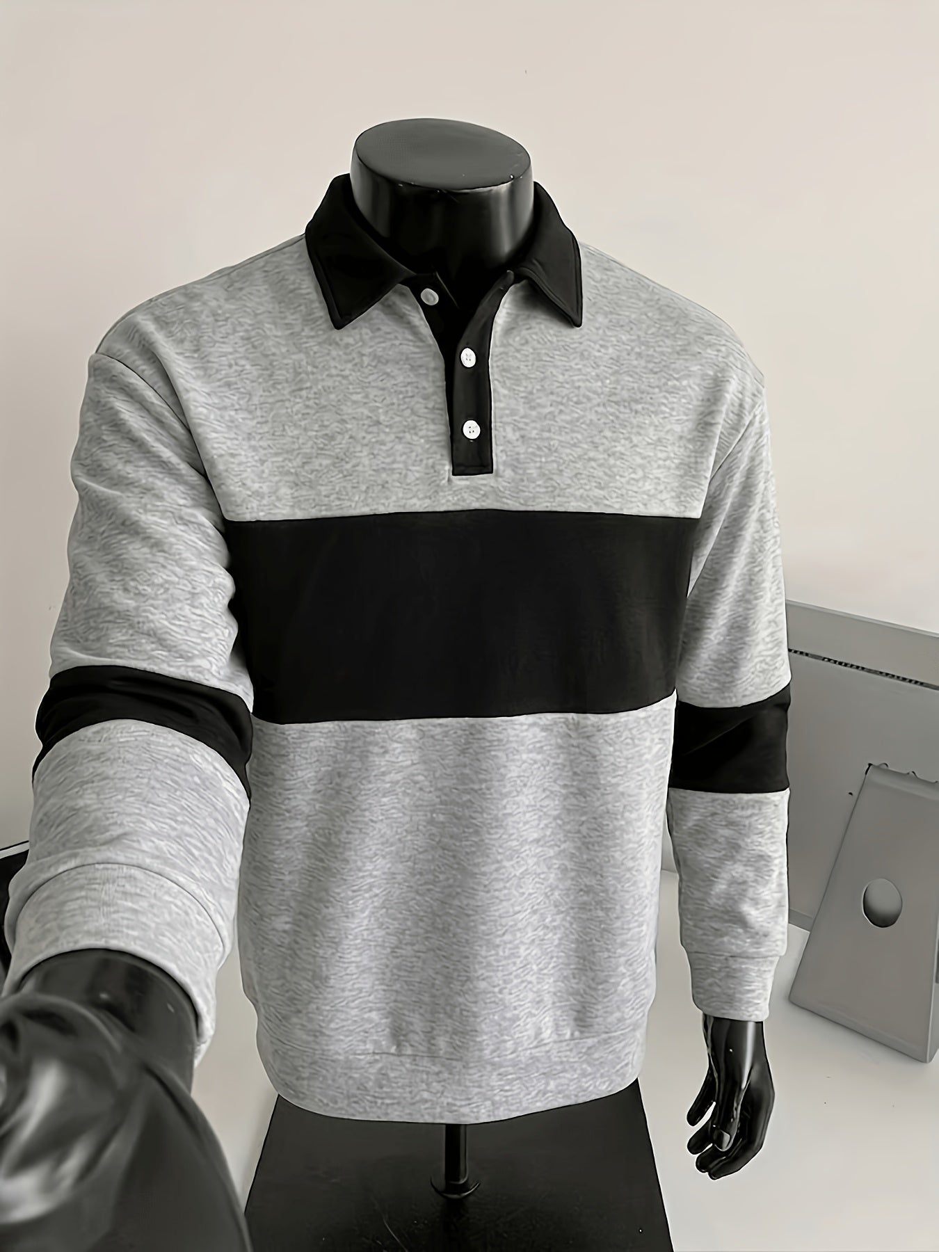 Polo da uomo a maniche lunghe, a righe, con colletto