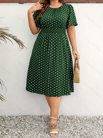 Dame fritidskjole med prikker, taljeret, elegant sommerlook