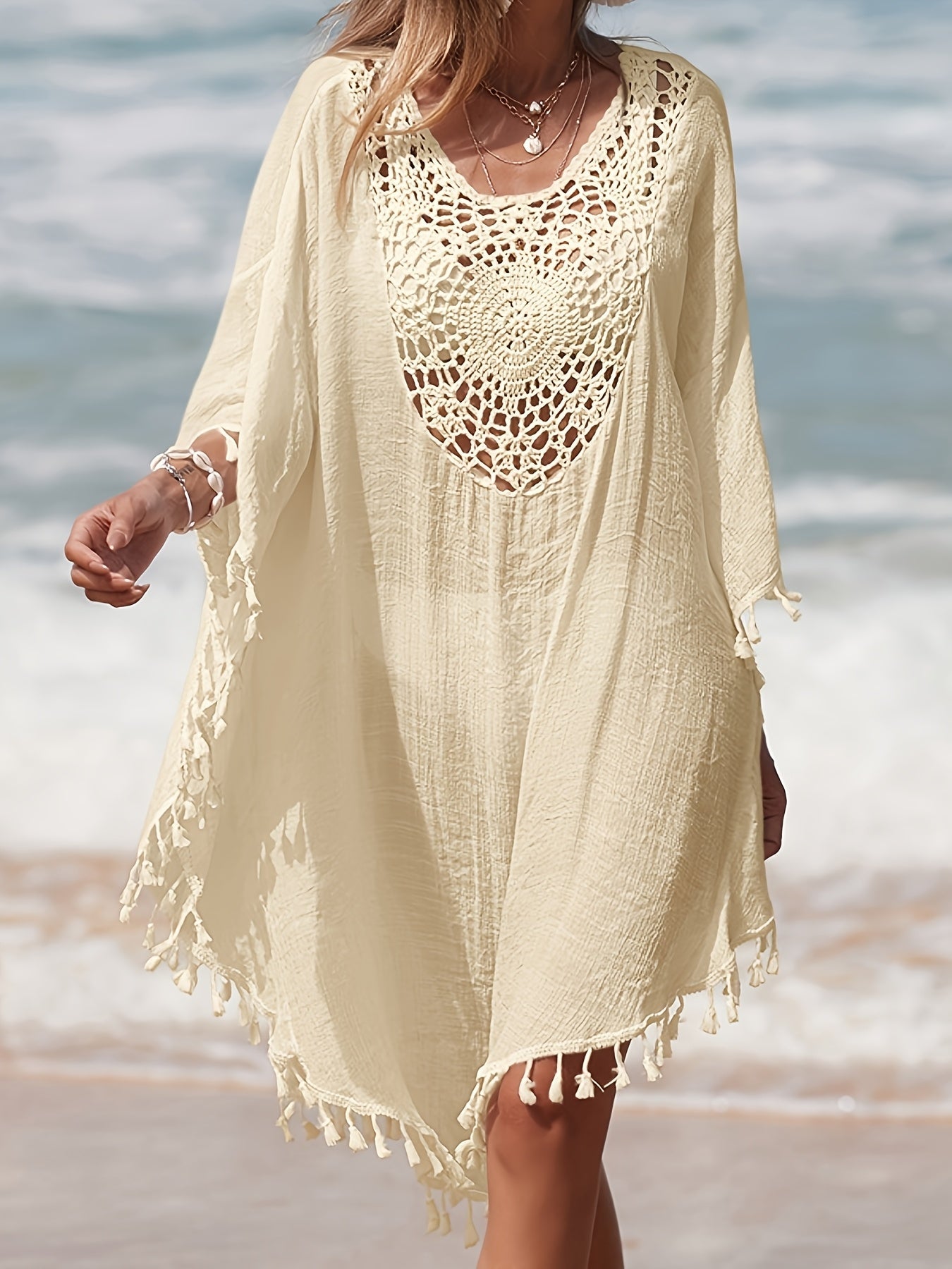 Dame strandkaftan poncho med hæklet detalje og frynser – Perfekt strandmode og sommer cover-up