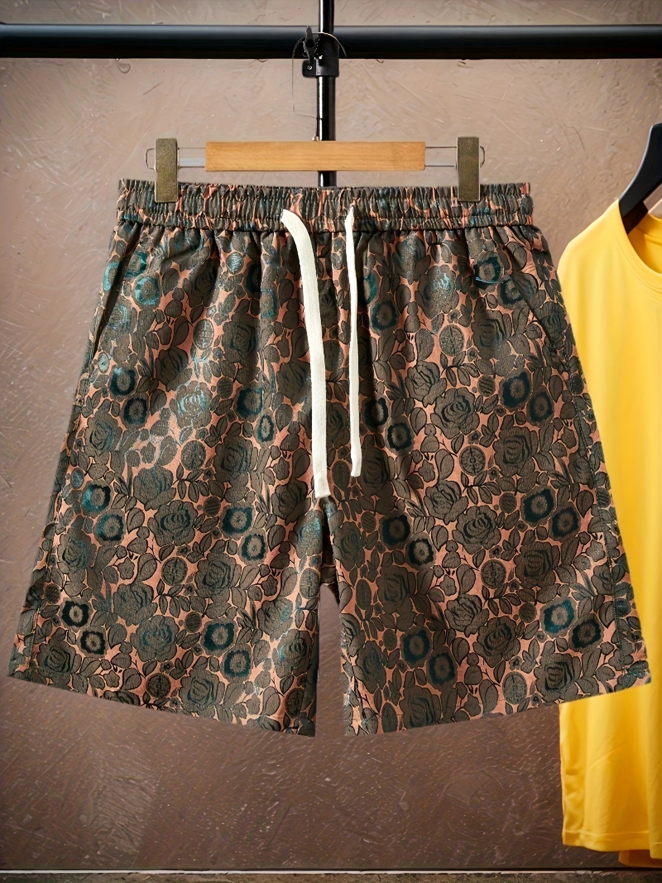 Shorts pour hommes avec motif jacquard de roses – à la mode, décontractés, idéaux pour les loisirs et l'été