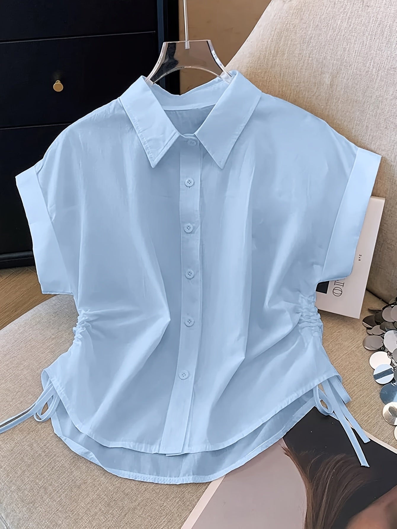 Damen Kurzarm Hemdbluse mit Kordelzug und modernem Schnitt – Business & Freizeit