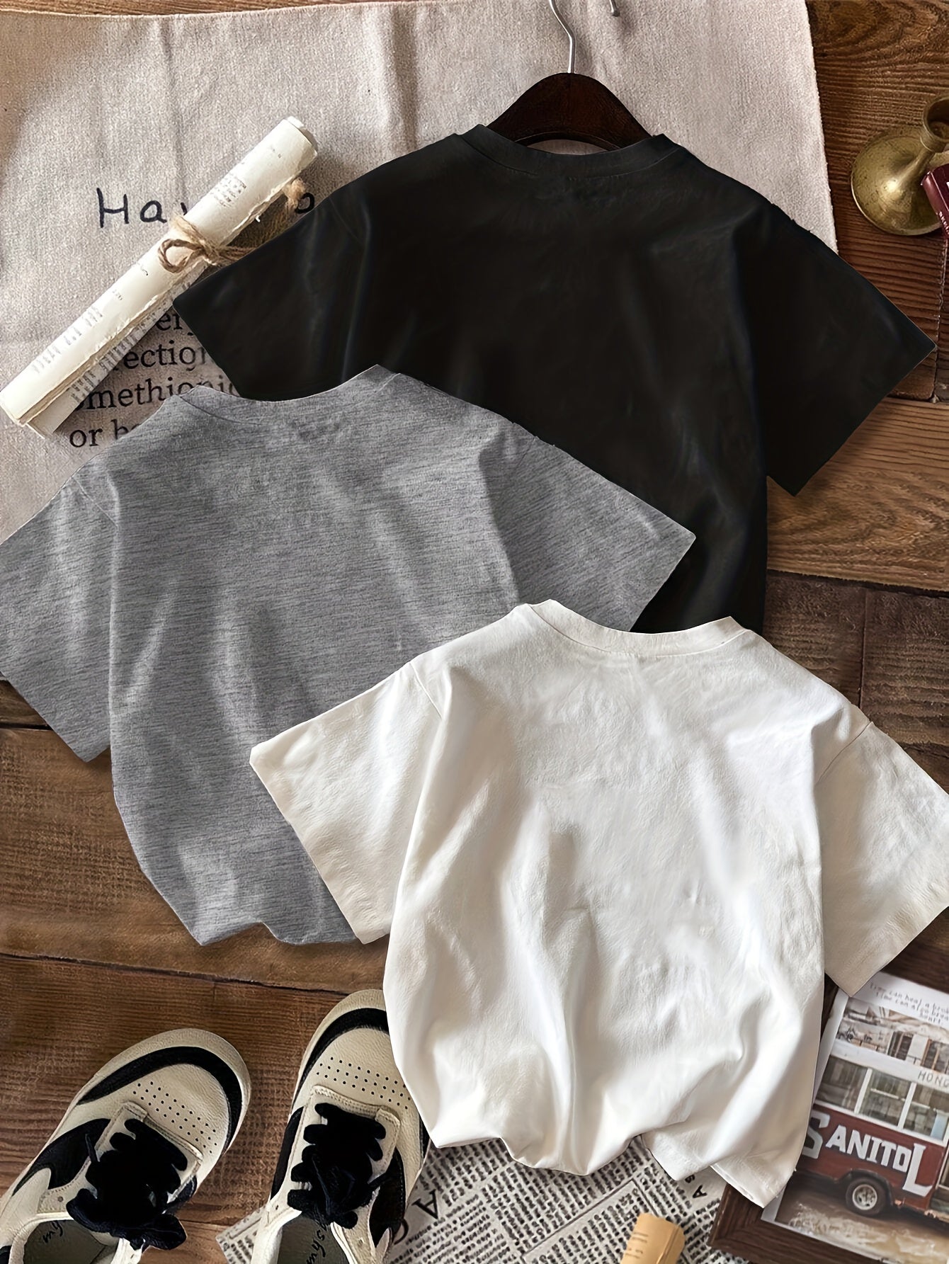 Conjunto de camiseta estilo universitario vintage para mujer – Look retro casual