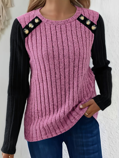 Langærmet dameshirt med rund hals, ribstrik og knapper på skuldrene