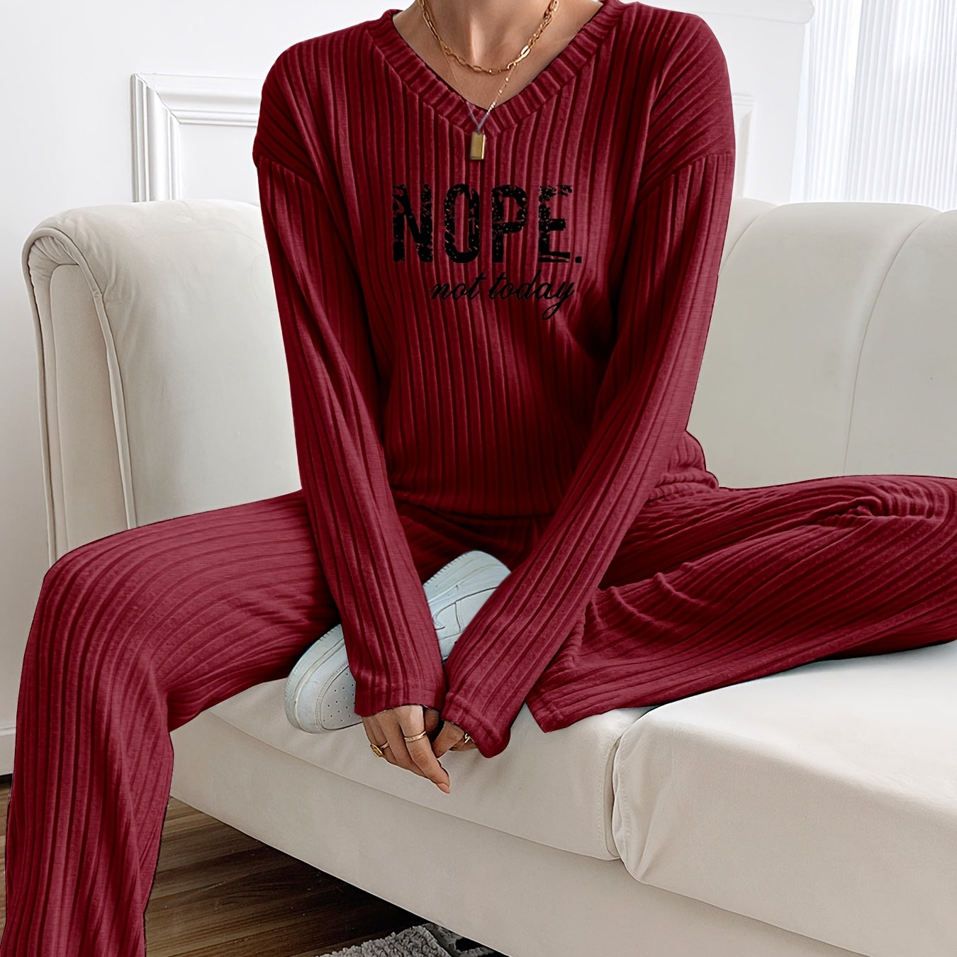 Damen Loungewear Set Gerippt mit V-Ausschnitt & Hose – "NOPE not today" Aufdruck