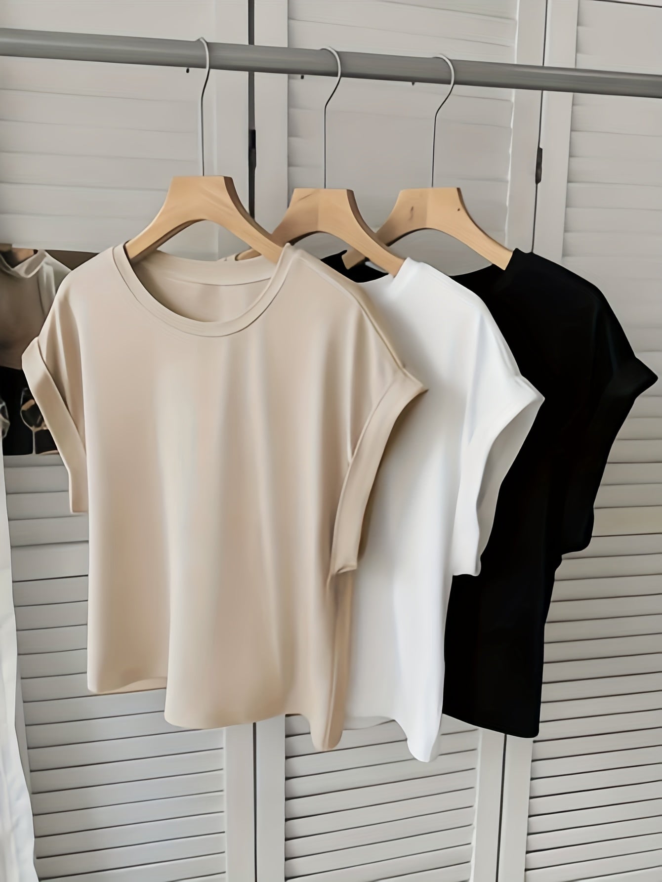 Camiseta básica para mujer con mangas dobladas – Estilo casual para el día a día y el tiempo libre