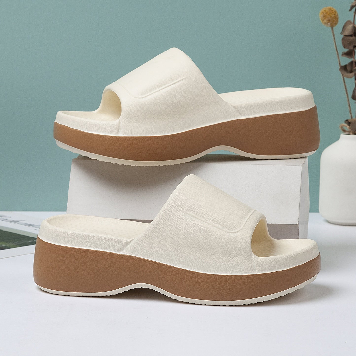 Damen Plateau-Slipper für den Sommer – Bequeme Freizeit Hausschuhe mit offenem Zehenbereich