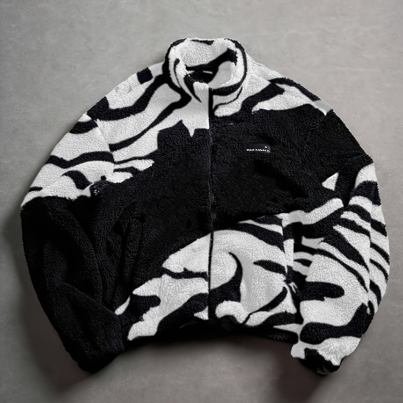 Chaqueta unisex de forro polar de peluche con estampado de cebra y cuello alto
