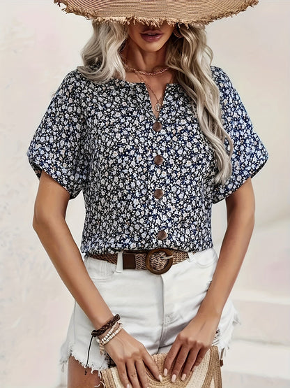 Top donna a maniche corte con abbottonatura e motivo floreale – Look estivo elegante per tutti i giorni e il tempo libero