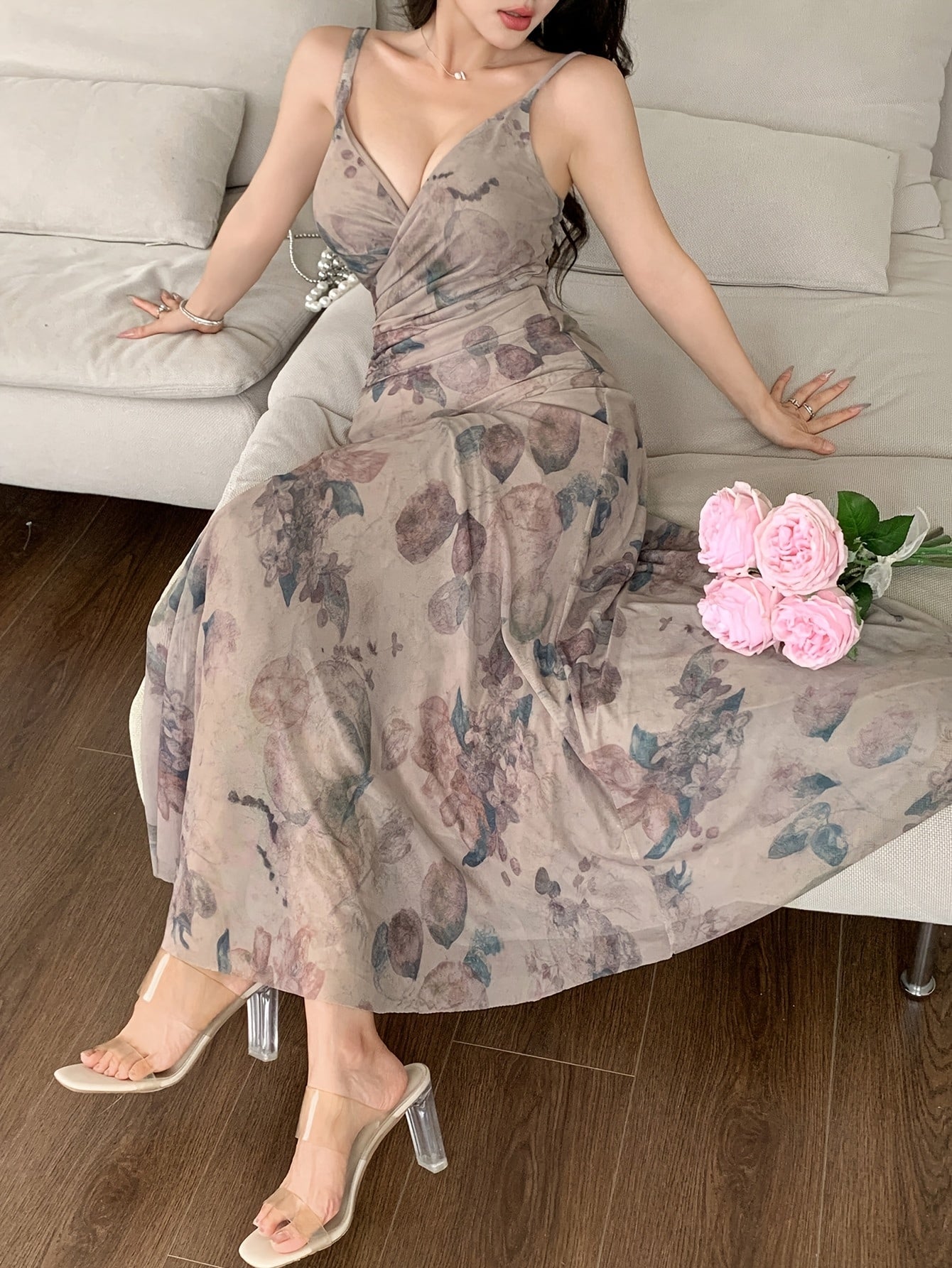 Dame Elegant maxikjole med blomsterprint og V-utringning – Perfekt for vår og sommer