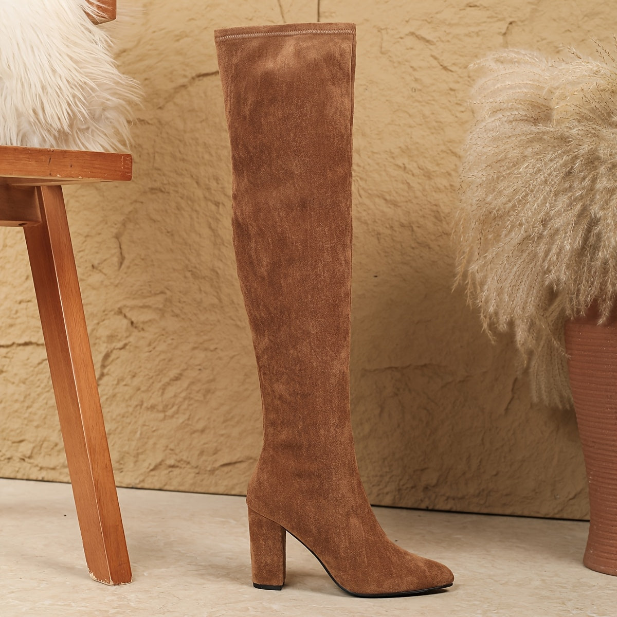 Damen Overknee Stiefel aus Wildleder-Optik mit Blockabsatz in Braun
