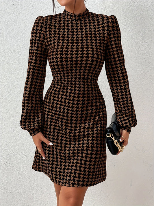 Minidress da donna pied-de-poule marrone e nero, collo alto, maniche lunghe