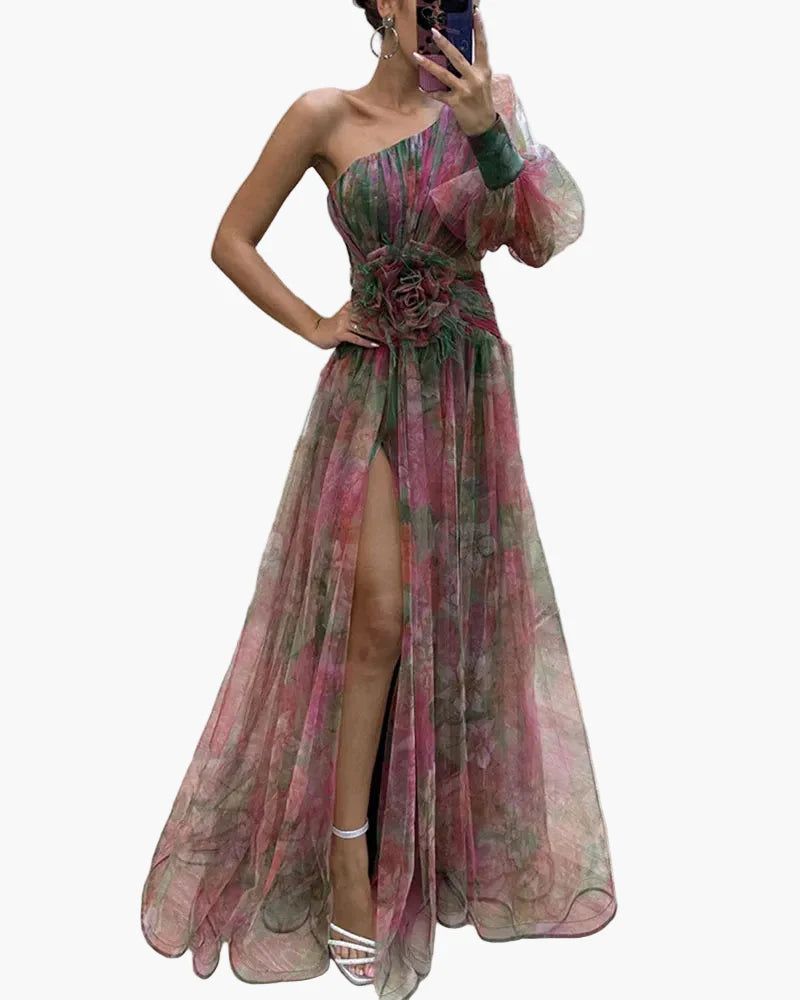 Dame aftenkjole elegant asymmetrisk med blomsterapplikation og slids – Perfekt til festlige lejligheder