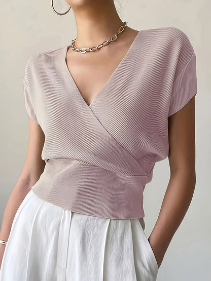 Dames wikkelshirt met V-hals en korte mouw – Modern vrijetijdstopje
