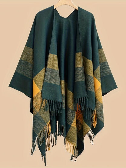 Poncho capa de mujer con flecos y frente abierto