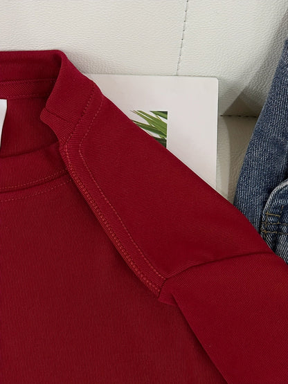 Dam-pyjamaset kortärmad t-shirt och rutiga byxor – bekväm sovdräkt i casualstil