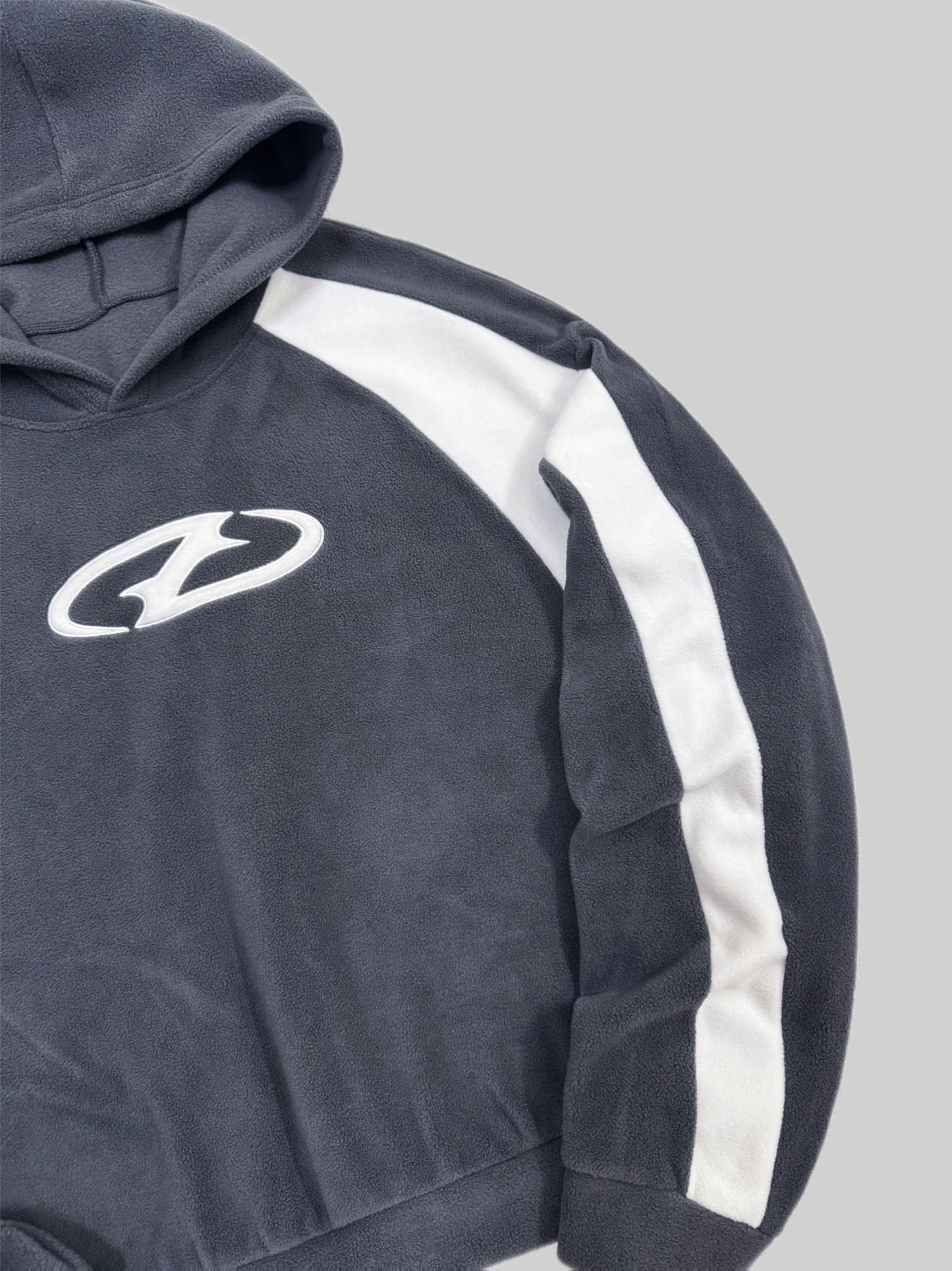 Unisex Hoodie Fleece Dunkelgrau Weiß Streifen Sticklogo