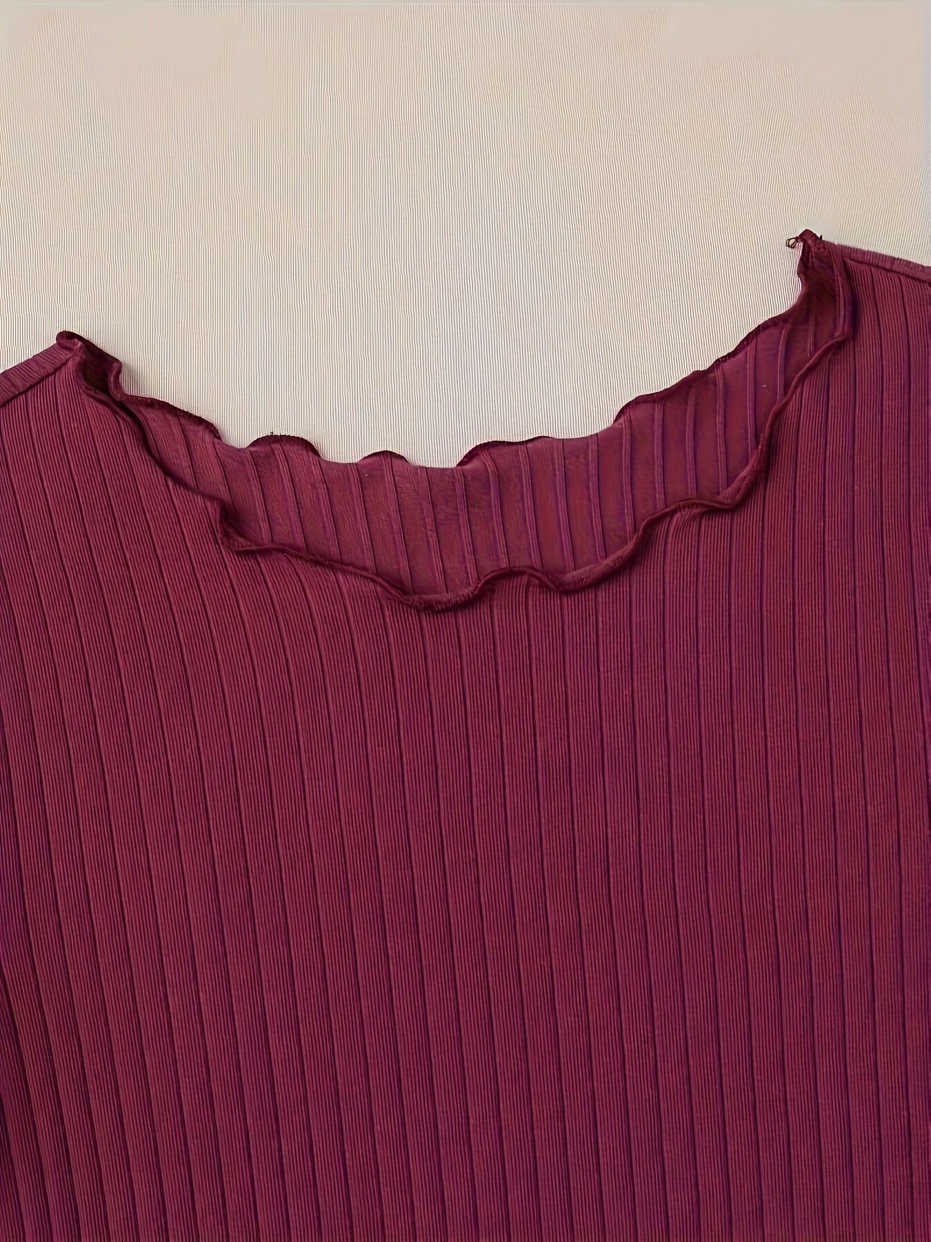 Damen Basic Kurzarm Shirt mit Rippstruktur und Wellensaum – Stilvolles Alltagsoberteil