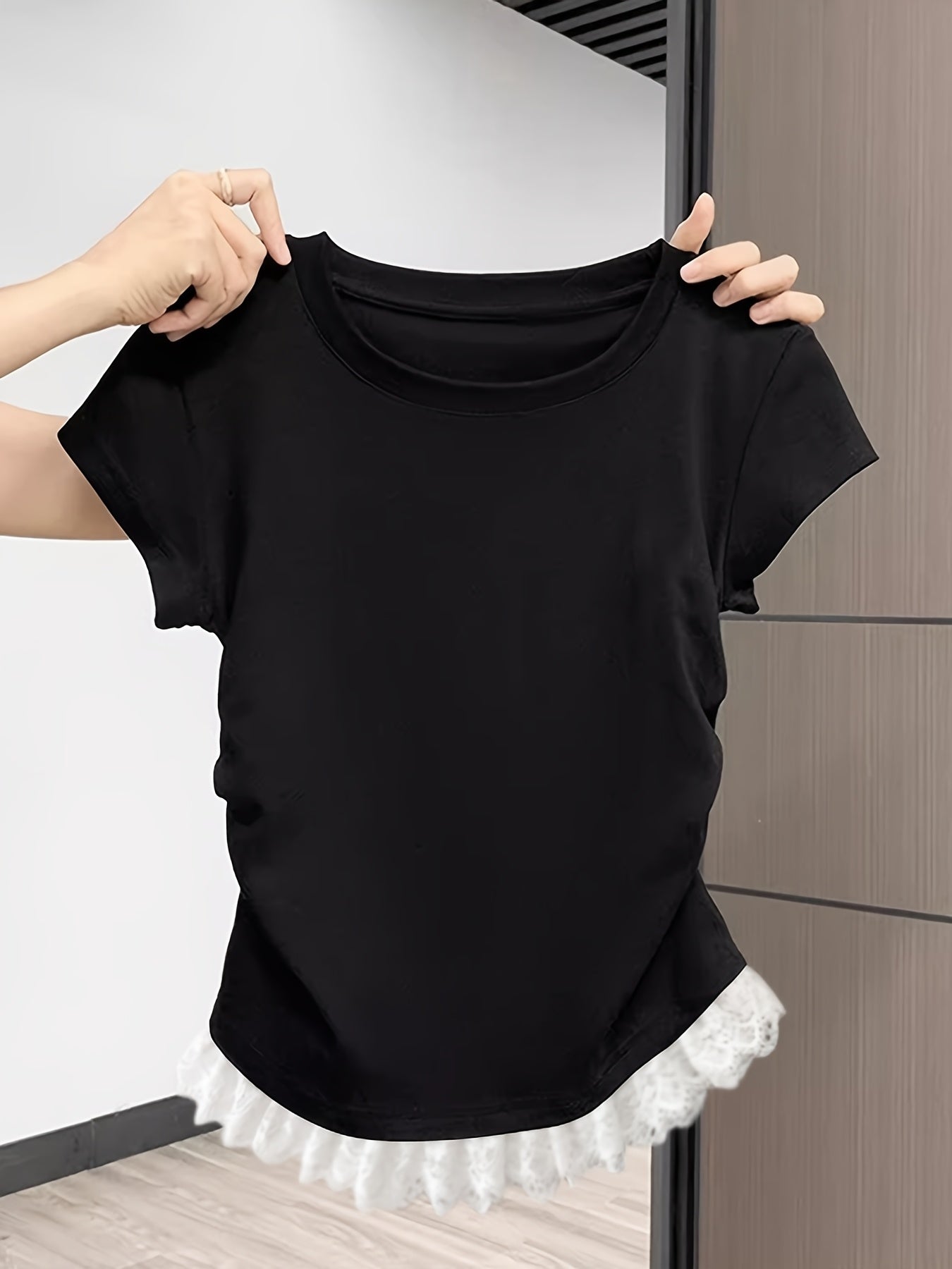 Camiseta de manga corta para mujer con fruncido y encaje – Básico de moda para el día a día y el tiempo libre
