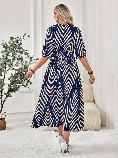 Dame maxikjole med chevronmønster og slå-om-look – Elegant fritids- og sommerstil